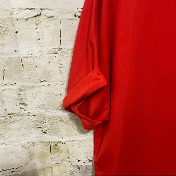 Crown & Ivy Solid Red Cuffed Sleeve Curved Hem T Shirt - Picture 2 of 5